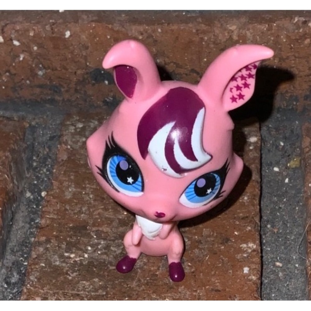 Hasbro Littlest Pet Shop LPS Pink Purple Star Eye Bunny Rabbit Figure #2691
